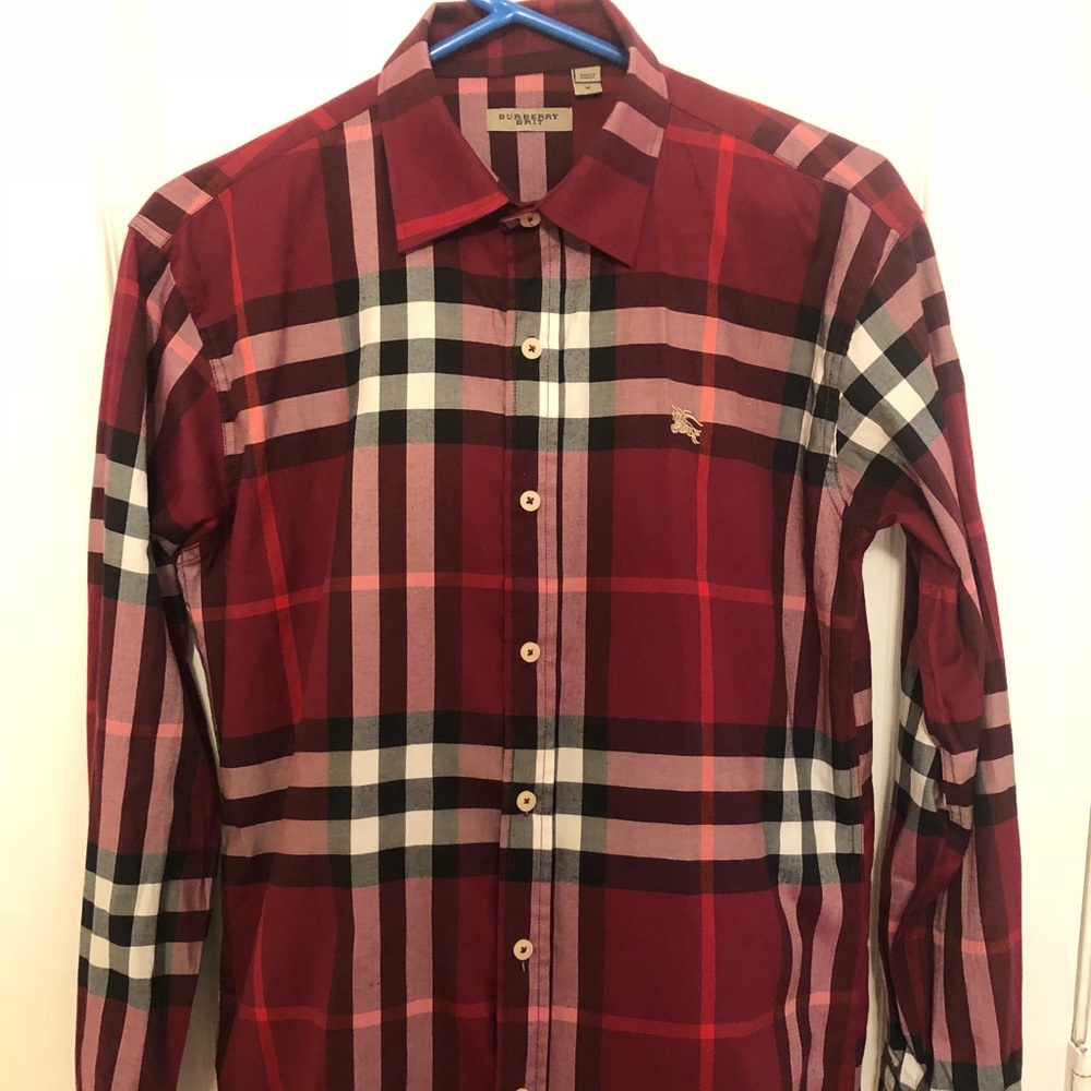 BURBERRY BUTTON DOWN GENTLY USED SIZE :S